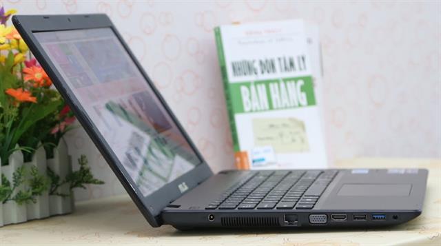 Cạnh trái có Jack sạc, cổng LAN, cổng VGA, cổng HDMI, 2 cổng USB 2.0 và jack âm thanh 3.5mm