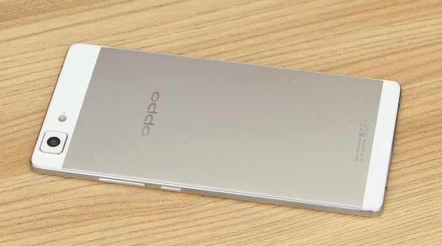 Trên tay Oppo R5 siêu mỏng tại Thegioididong