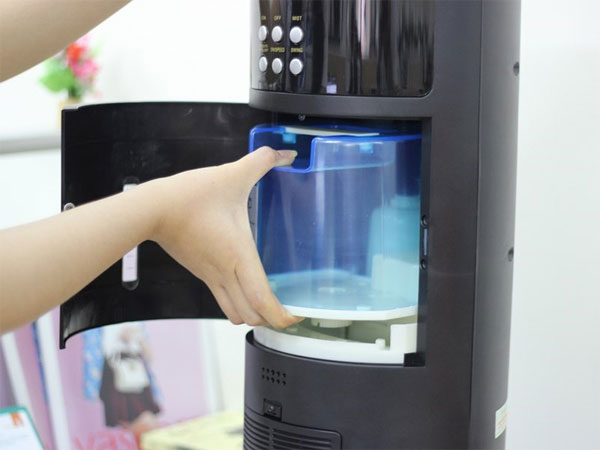 Hướng dẫn vệ sinh và bổ sung nước cho quạt hơi nước hình 12