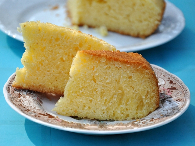 Để bánh nguội và  thưởng thức