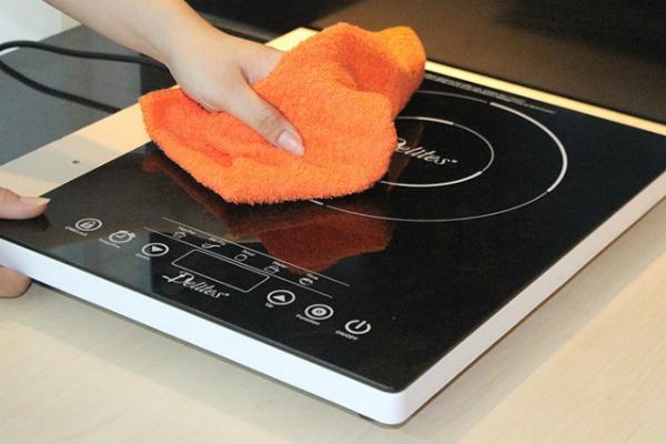 Vệ sinh thường xuyên góp phần tăng tuổi thọ cho bếp điện vệ sinh tăng tuổi thọ của bếp điện
