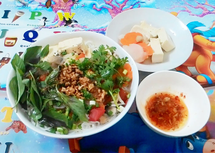 Cho ra tô chuẩn bị thưởng thức Cho ra tô chuẩn bị thưởng thức