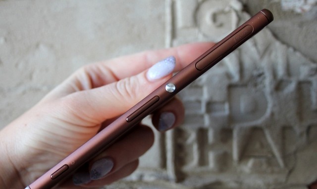 Trên tay Xperia Z3, thiết kế đẹp ngoài sức tưởng tượng