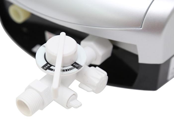 Tháo van, lưới lọc cặn ra và vệ sinh với giấm sẽ giúp làm sạch các bộ phận này nhanh chóng Tháo van, lưới lọc cặn ra và vệ sinh với giấm sẽ giúp làm sạch các bộ phận này nhanh chóng