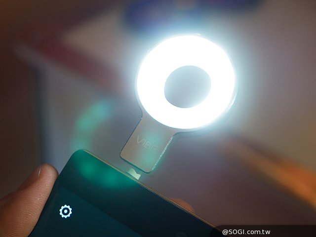 Một đèn Flash rời sẽ xuất hiện