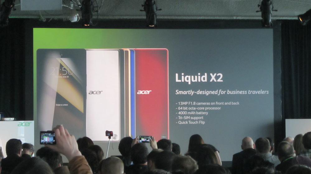 Acer 'quay lại cuộc chơi' với phablet 3 SIM, pin lên tới 4000 mAH
