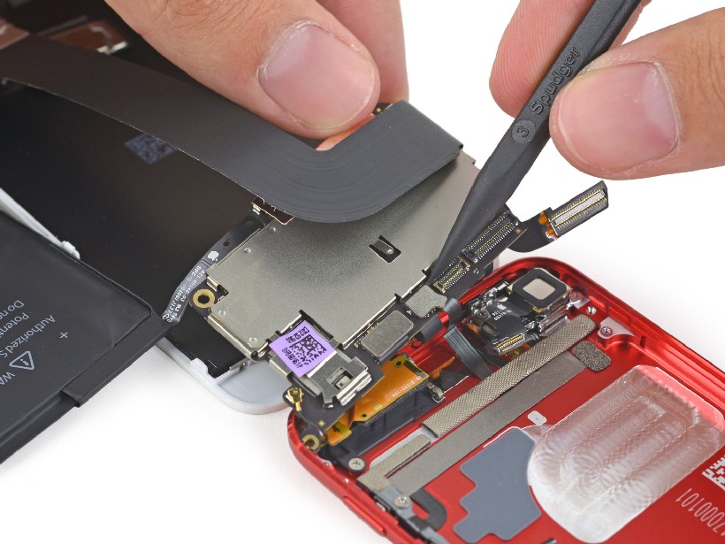 'Mổ bụng' mẫu hình lý tưởng của iPhone 6c giá rẻ, sửa chữa chẳng dễ gì Ipod-touch-td-5