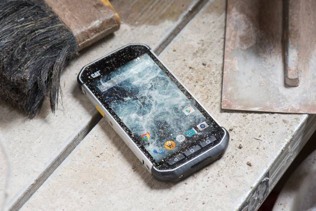 Smartphone chuẩn quân đội, chạy Android 5.1 sẵn sàng lăn lộn mọi nẻo đường