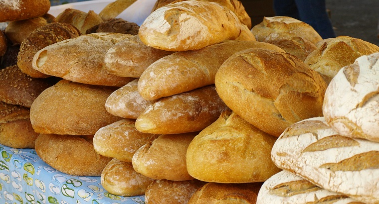 Không nên để bánh mì trong tủ lạnh Không nên để bánh mì trong tủ lạnh
