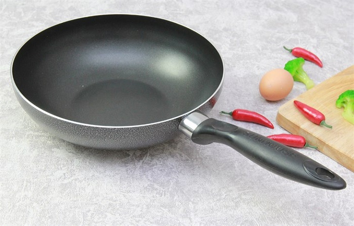 Cách làm cá cơm chiên tỏi ớt ăn vặt mùa euro Cách làm cá cơm chiên tỏi ớt ăn vặt ngon