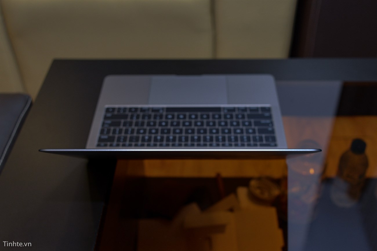 apple_1 Cận cảnh Macbook Pro 13 inch 2016: Quyến rũ khó cưỡng