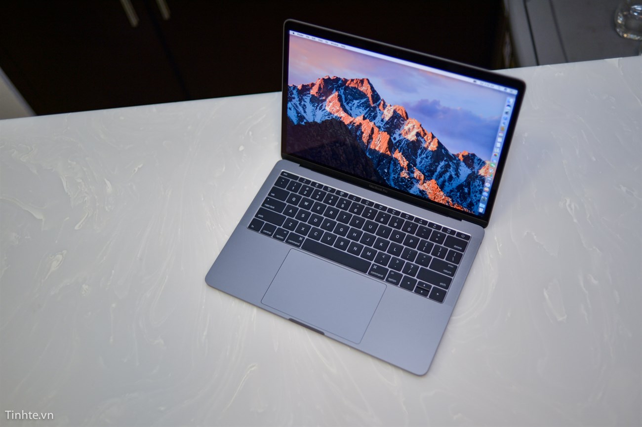 apple_29 Cận cảnh Macbook Pro 13 inch 2016: Quyến rũ khó cưỡng
