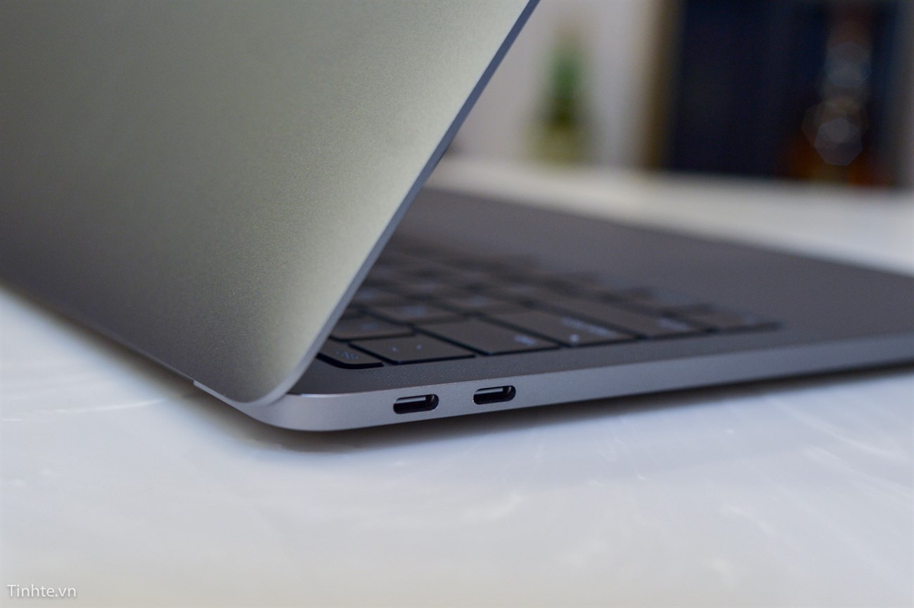 apple_29 Cận cảnh Macbook Pro 13 inch 2016: Quyến rũ khó cưỡng