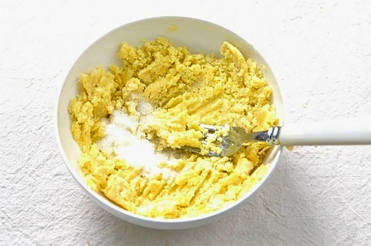 Cách làm chả giò cuộn phô mai thơm ngon đón Tết