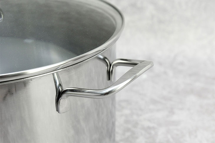 Lưu ý khi chọn mua nồi luộc gà trong Tết này