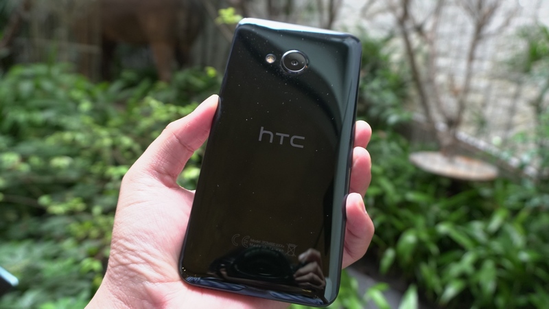 Hình ảnh trên tay bộ đôi HTC U Ultra và U Play đầu tiên tại Việt Nam - ảnh 10 Hình ảnh trên tay bộ đôi HTC U Ultra và U Play đầu tiên tại Việt Nam - ảnh 10