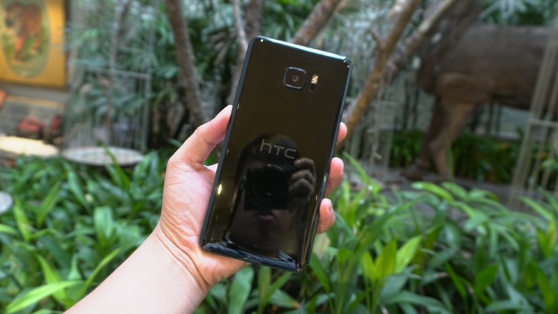 Hình ảnh trên tay bộ đôi HTC U Ultra và U Play đầu tiên tại Việt Nam - ảnh 5 Hình ảnh trên tay bộ đôi HTC U Ultra và U Play đầu tiên tại Việt Nam - ảnh 5