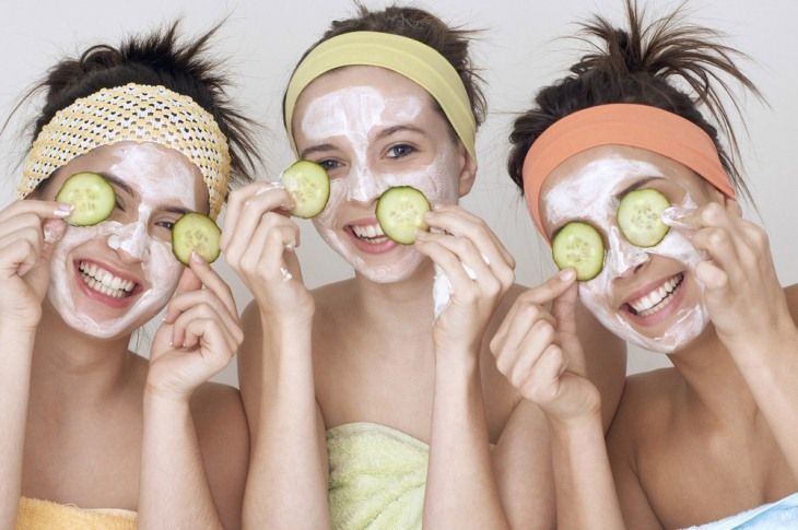 Đắp mặt nạ giúp da được bổ sung độ ẩm và dưỡng chất