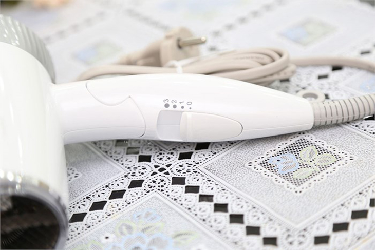 Nên mua máy sấy tóc Panasonic hay Philips? Nên mua máy sấy tóc Panasonic hay Philips?