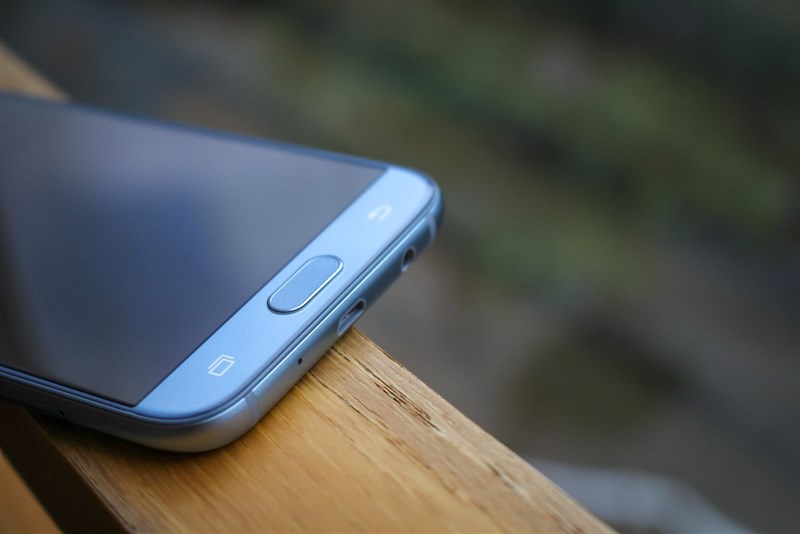 Samsung ra mắt Galaxy J7 Pro, camera khẩu độ như Galaxy S8, giá tầm trung Samsung ra mắt Galaxy J7 Pro, camera khẩu độ như Galaxy S8, giá tầm trung