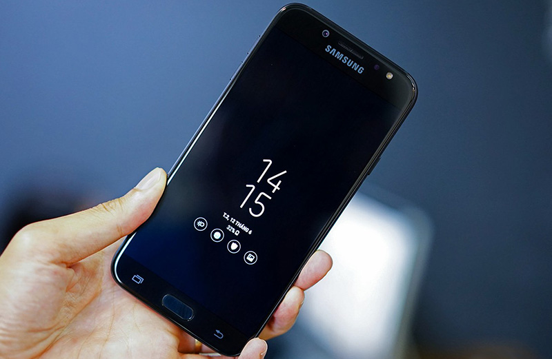 Galaxy J7 Pro có màn hình đẹp, pin khoẻ Galaxy J7 Pro có màn hình đẹp, pin khoẻ