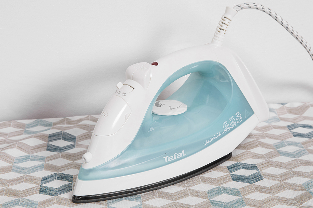Đánh giá Bàn ủi hơi nước Tefal FV1424L0