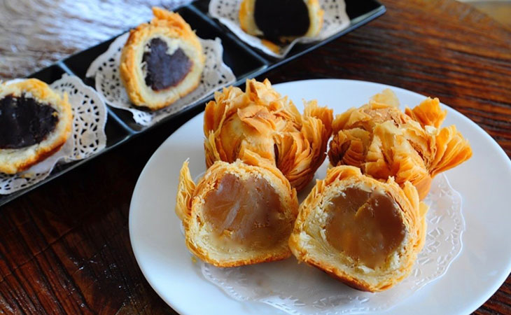 Bánh trung thu nhân đậu đỏ bằng chảo chống dính 