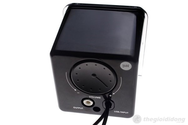 Nút tăng giảm âm lượng ở phía sau Soundmax A120 Nút tăng giảm âm lượng đặt ở phía sau Soundmax A120