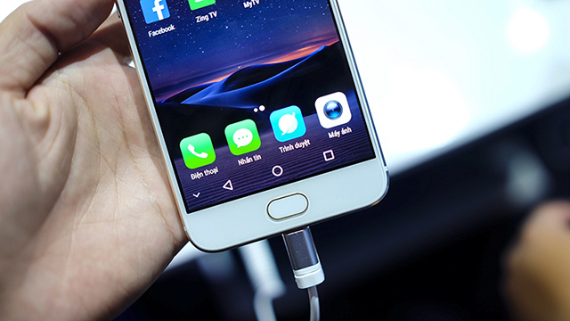 Hiệu năng không quá ấn tượng nhưng với 4 GB giúp bạn sử dụng ít xảy ra hiện tượng giật lag Hiệu năng không quá ấn tượng nhưng với 4 GB giúp bạn sử dụng ít xảy ra hiện tượng giật lag