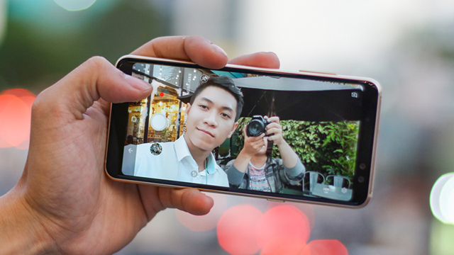 Camera selfie Samsung Galaxy A8 (2018)