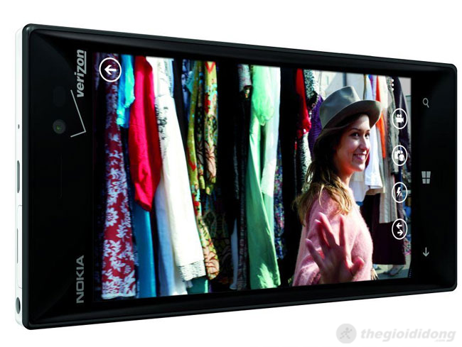 Màn hình của Nokia Lumia 928 vô cùng sắc nét