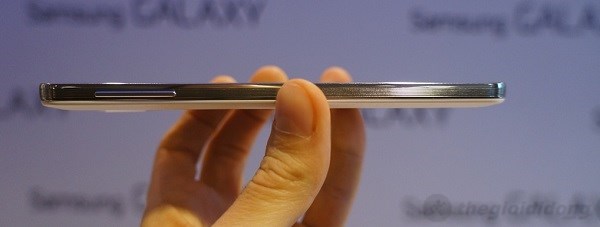 Samsung Galaxy Note III: “Gã khổng lồ” đã sẵn sàng lộ diện 9