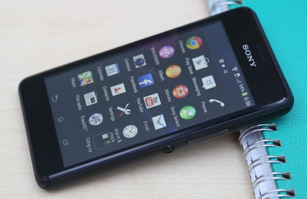 Giao diện đẹp, dễ dàng sử dụng Xperia E1 giao diện