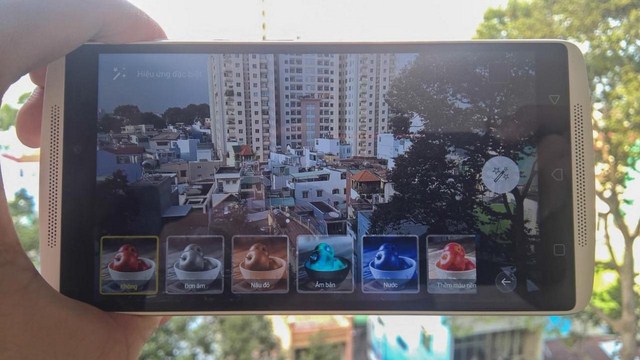Giao diện chụp ảnh chính trên Lenovo A7010 được sắp xếp đơn giản, dễ dàng sử dụng Giao diện chụp ảnh chính trên Lenovo A7010 được sắp xếp đơn giản, dễ dàng sử dụng