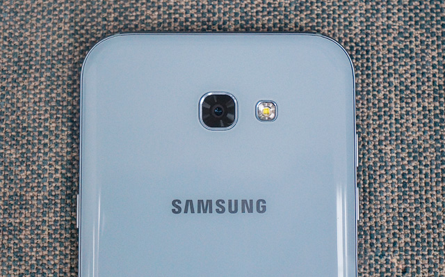 Samsung Galaxy A7 (2017) – Mạnh mẽ hơn, đậm đà hơn Samsung Galaxy A7 (2017) – Mạnh mẽ hơn, đậm đà hơn