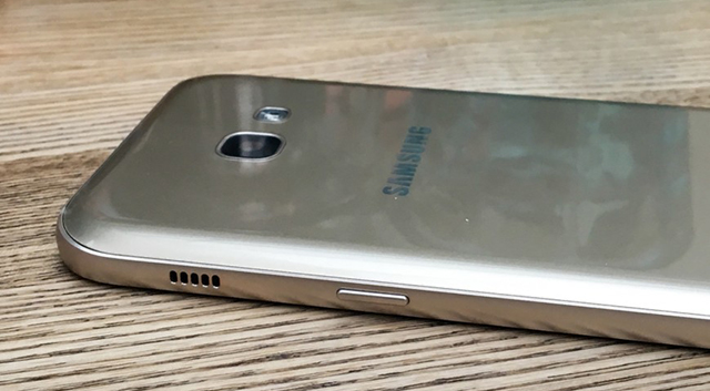 Samsung Galaxy A7 (2017) – Mạnh mẽ hơn, đậm đà hơn Samsung Galaxy A7 (2017) – Mạnh mẽ hơn, đậm đà hơn
