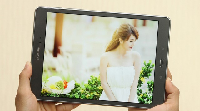 Màn hình 9.7 inch, tỷ lệ 4:3 Màn hình 9.7 inch, tỷ lệ 4:3