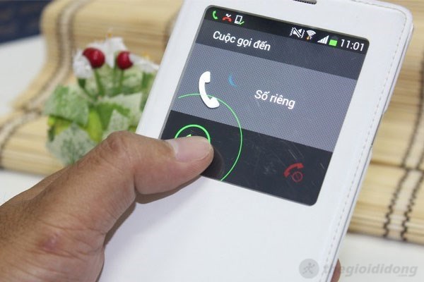 Nhận cuộc gọi ngay trên màn hình S-view